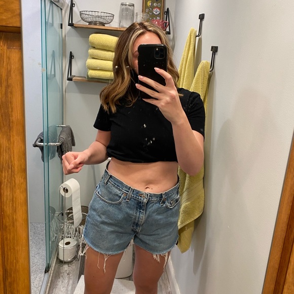 Vintage Levi Distressed Shorts - Picture 6 of 10